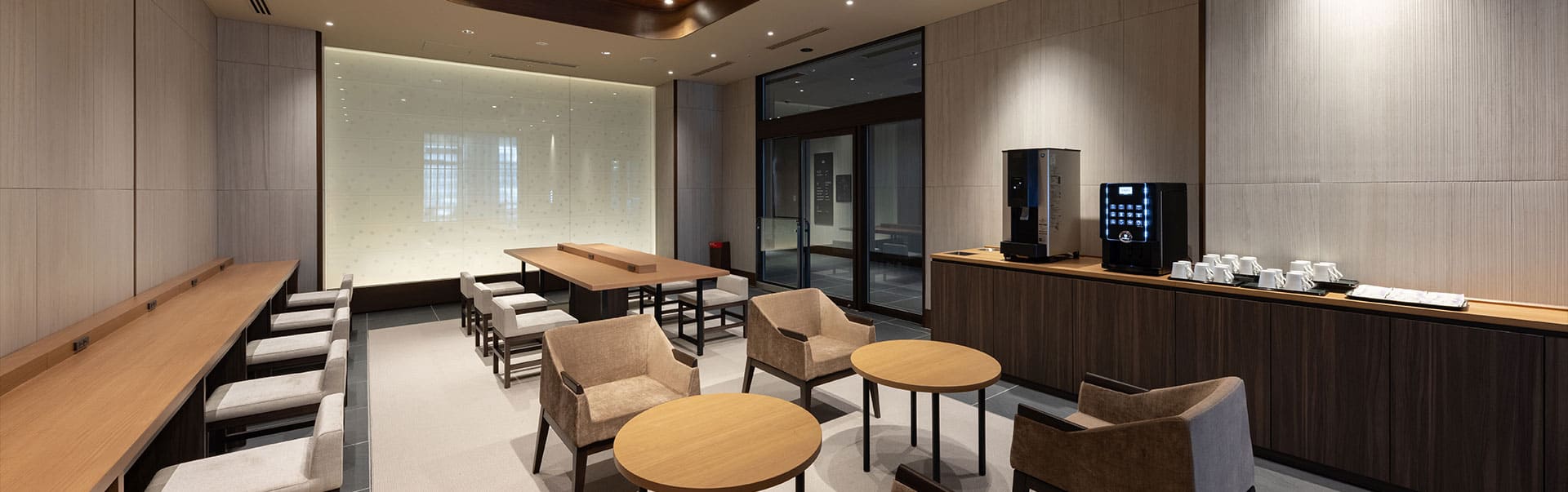 ラウンジイメージ