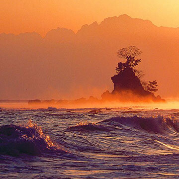雨晴海岸　けあらし